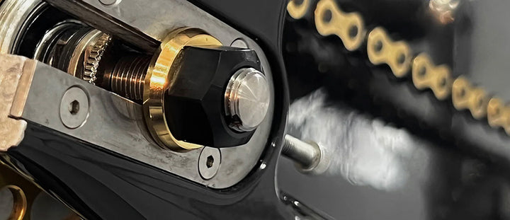 RUNWELL ELITE HUB NUT Black/Gold（ランウェル エリートハブナット ブラック/ゴールド）