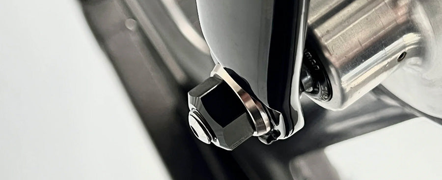 RUNWELL ELITE HUB NUT Black/Silver（ランウェル エリートハブナット ブラック/シルバー）
