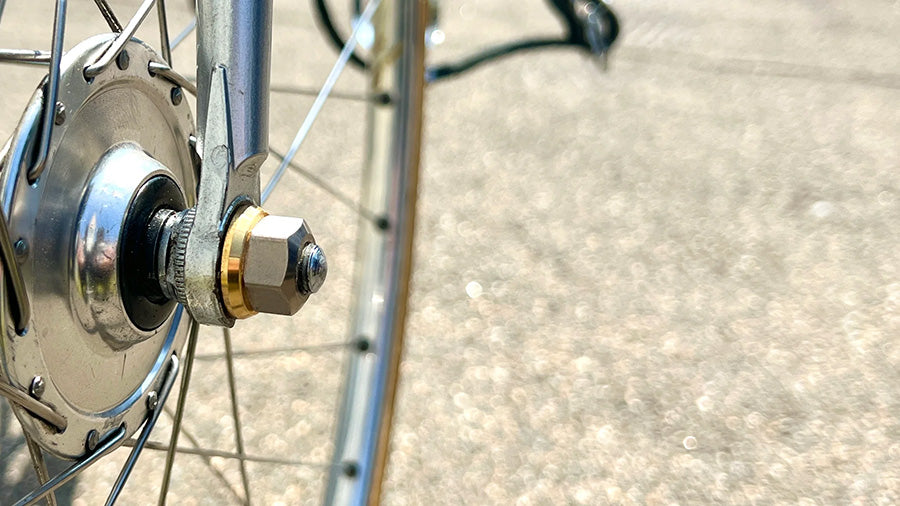RUNWELL ELITE HUB NUT Silver/Gold（ランウェル エリートハブナット シルバー/ゴールド）